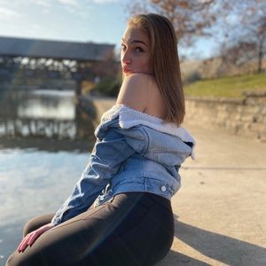 Meet your Posher, Gabby